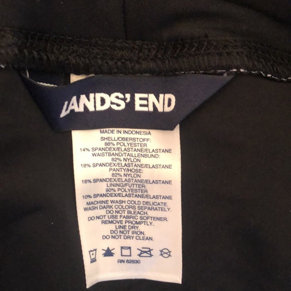 NWOT Lands End Black and White Floral Swim Shorts. - Picture 6 of 10